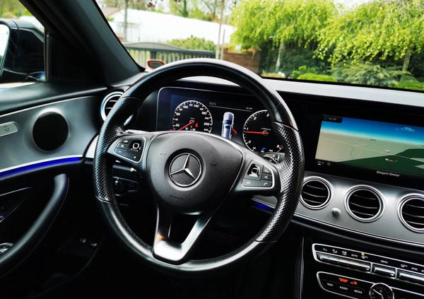 Mercedes-Benz Klasa E cena 89900 przebieg: 178000, rok produkcji 2017 z Ćmielów małe 529